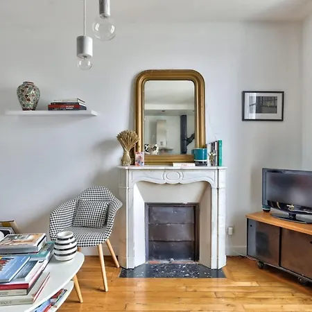 40 M Near Nation Paris